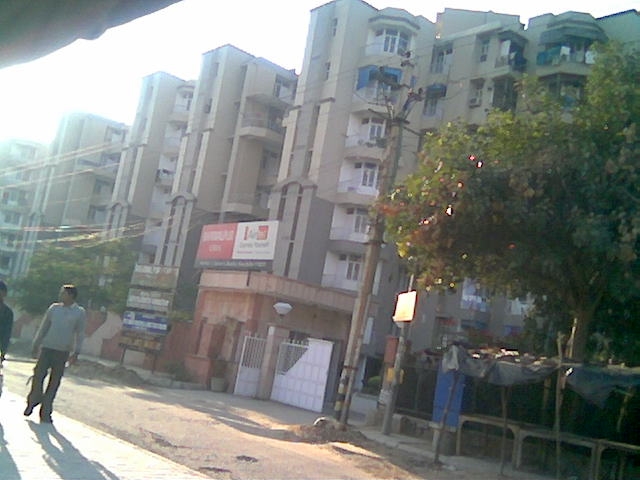 4 bhk flat for sale in Vikram Nagar Apartment